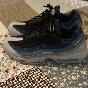 Nike Air Max 95 Essential Reverse Stash 2019